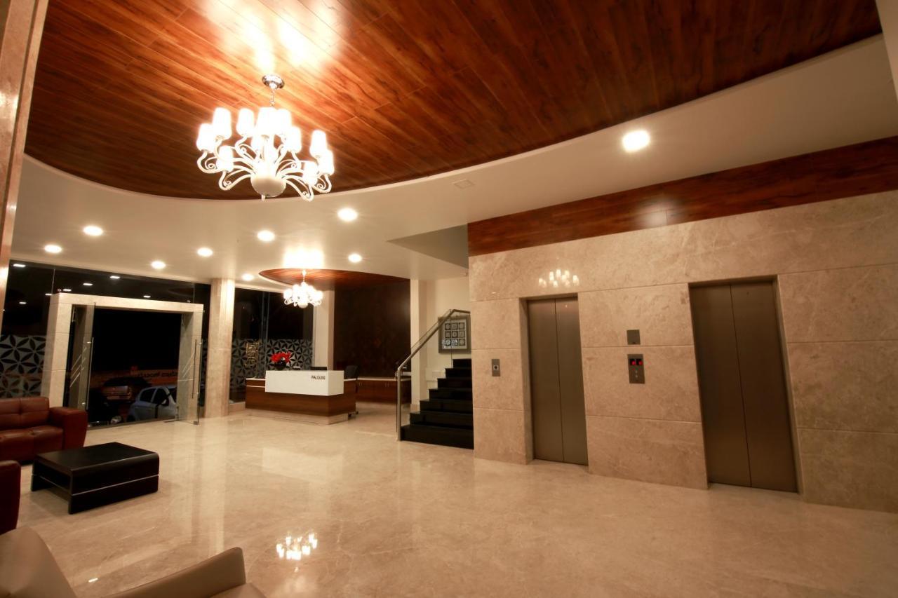 Palguni Residency Hotel Hassan Exterior foto