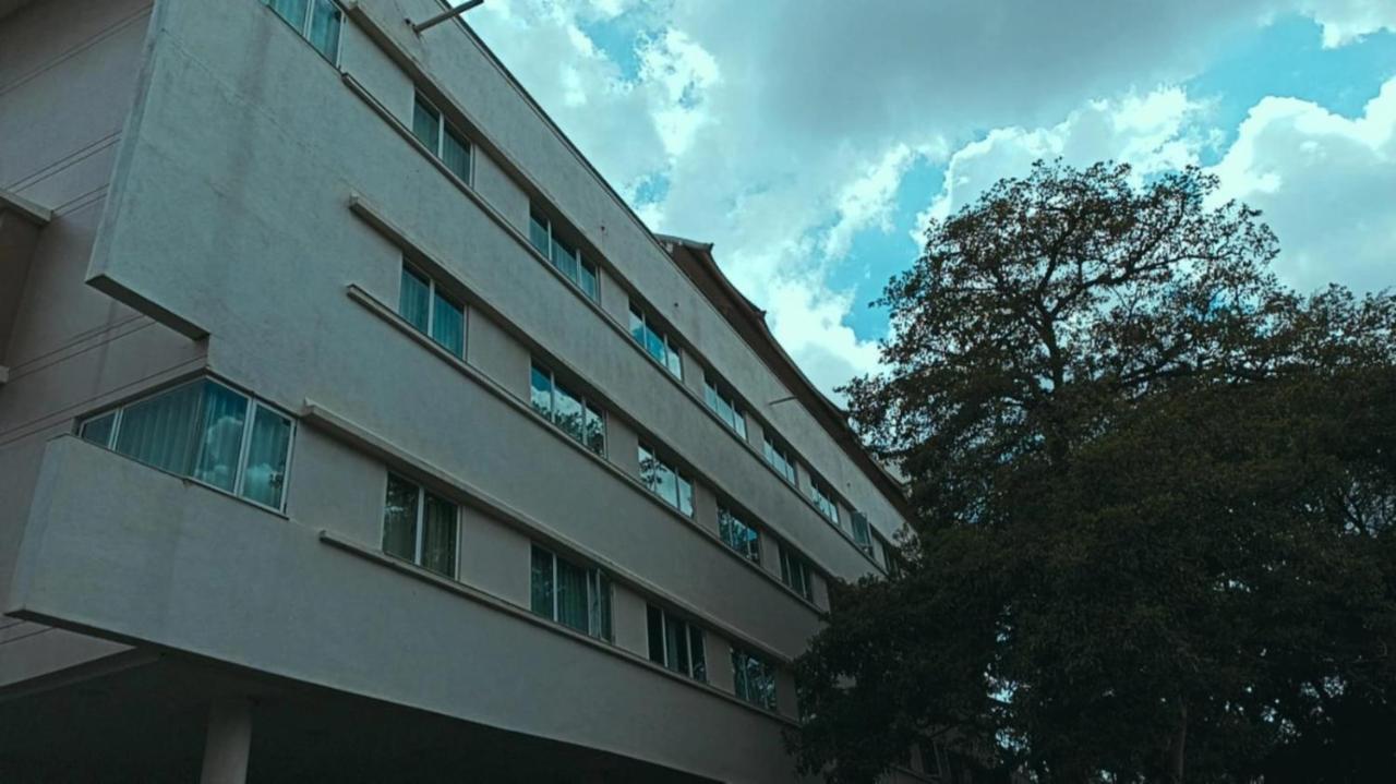 Palguni Residency Hotel Hassan Exterior foto