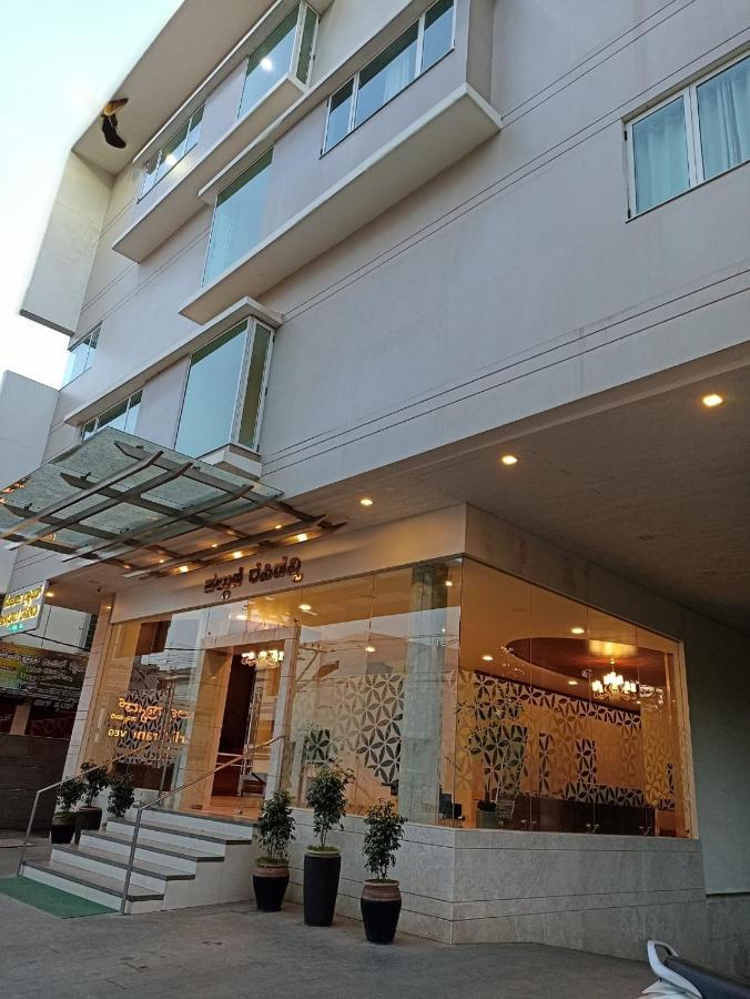 Palguni Residency Hotel Hassan Exterior foto