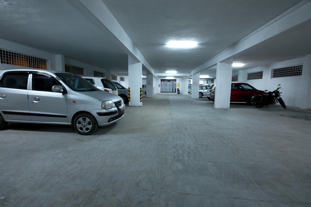 Palguni Residency Hotel Hassan Exterior foto